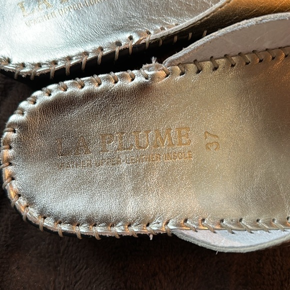 NWOB LA PLUME Paola Gold Slide Sandal Sz  7 - Picture 8 of 14